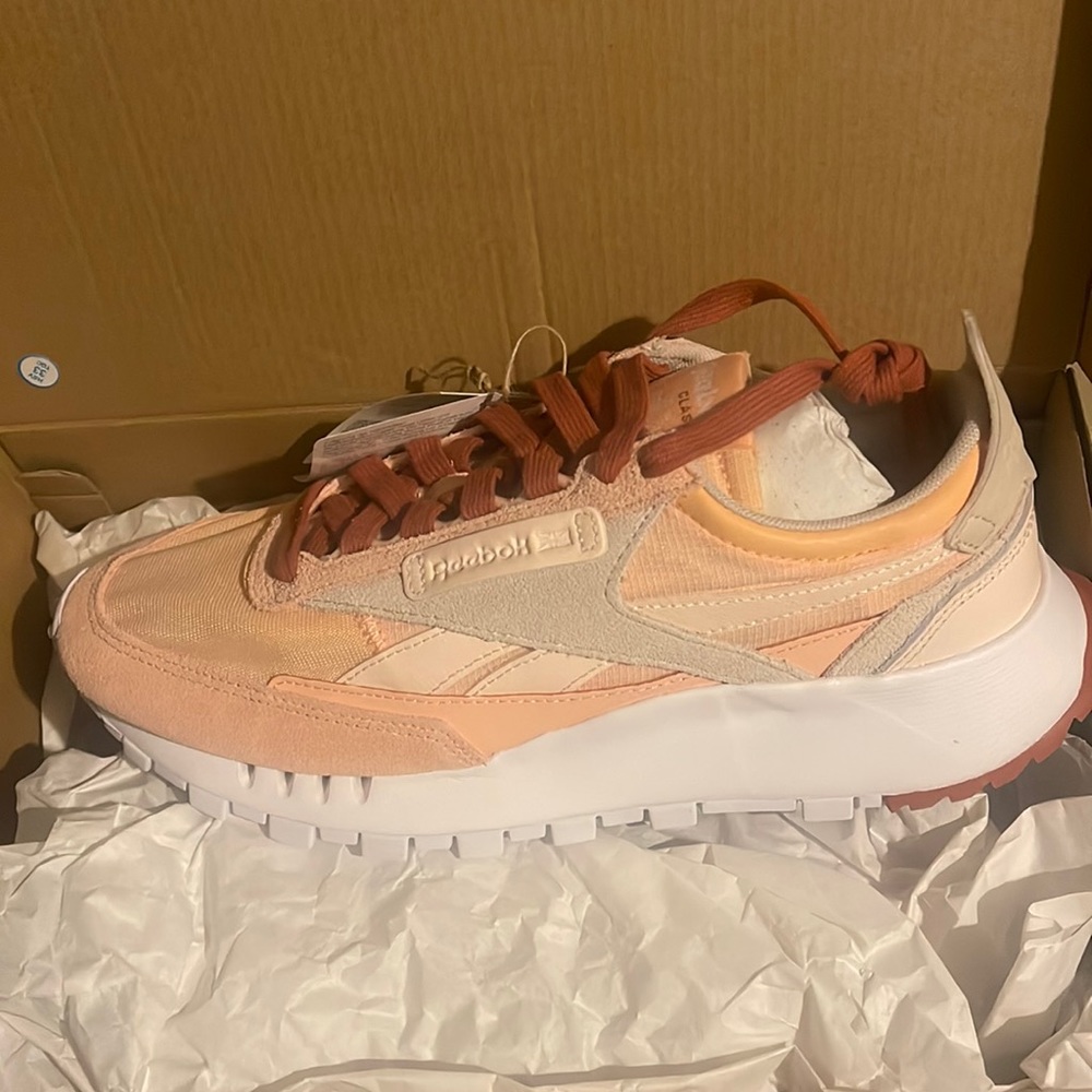 NEW Women Reebok running shoes